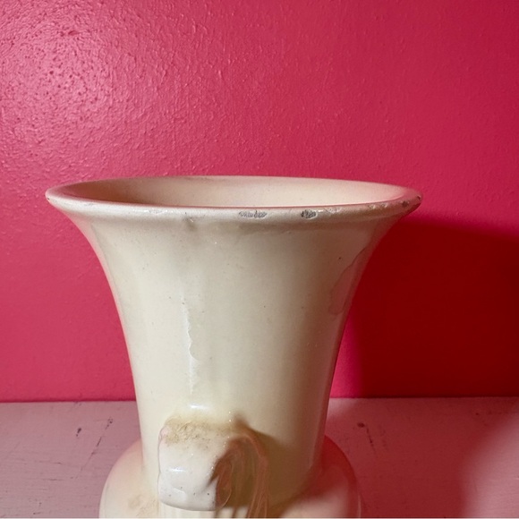 Vintage Classic Cream Vase with Elegant Handles Art Deco Mid-Century Modern Cute - Picture 7 of 8